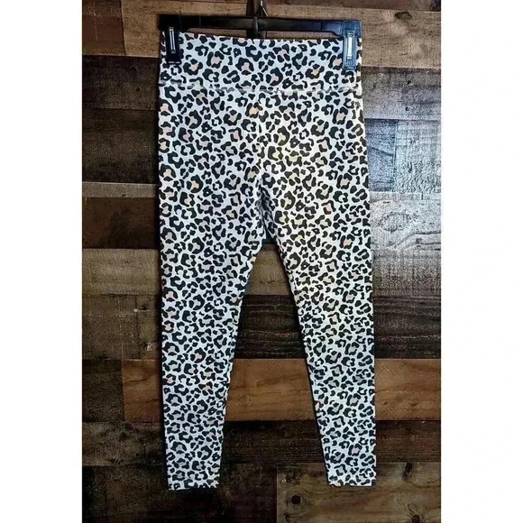 Wild Fable Black & Pink Leopard Print Leggings Size Medium - Picture 1 of 3